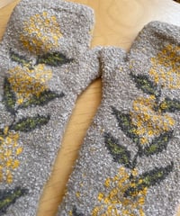 MAISON BLASNCHE　5714000609 アームウｵーマー手袋　グレーyellowフラワー