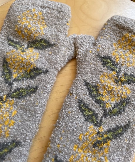 MAISON BLASNCHE　5714000609 アームウｵーマー手袋　グレーyellowフラワー