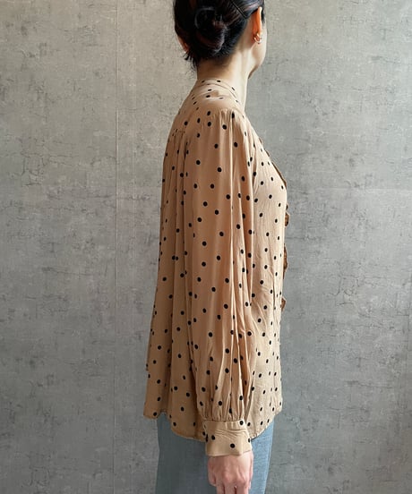 ROBE de PEAU  R247　ドットラッフルブラウス　beige