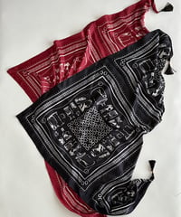 DG-0254 トライアングルスカーフ DARK RED/ DARK NAVYの２カラー