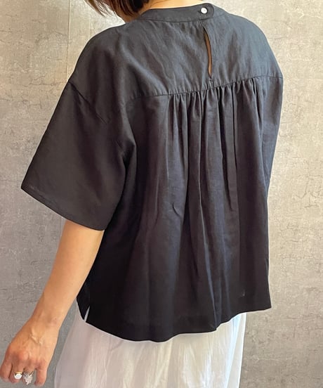 made in Japan   FABRIQUE en planète terre  261-084 フロントタック　5分袖ブラウス　BLACK