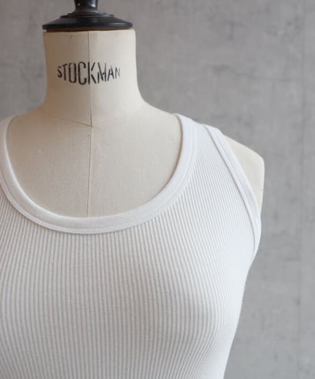 FABRIQUE en planète terre 　221-041　リブUネックタンク　WHITE