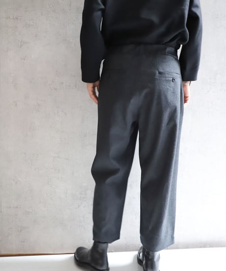 FABRIQUÉ n planète terre  222-108　tuck wide  pants・ブラックとチャコールグレー