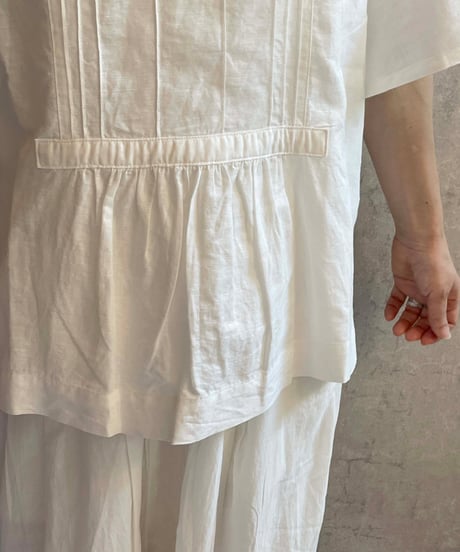 made in Japan   FABRIQUE en planète terre  261-084 フロントタック　5分袖ブラウス　WHITE