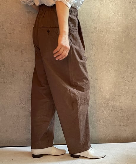 made in japan　Hands of creation  1620316　コットン高密度ダンプオーバルテーパードパンツ　ブラウン