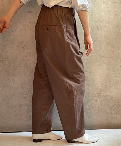made in japan　Hands of creation  1620316　コットン高密度ダンプオーバルテーパードパンツ　ブラウン