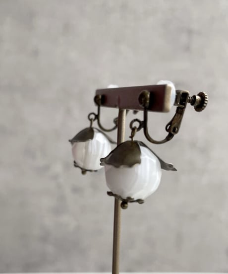 Scintiller K（サンティエ・ケー）イヤリング　Graine たね　マーブルホワイト