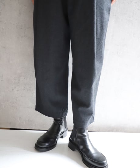 FABRIQUÉ n planète terre  222-108　tuck wide  pants・ブラックとチャコールグレー