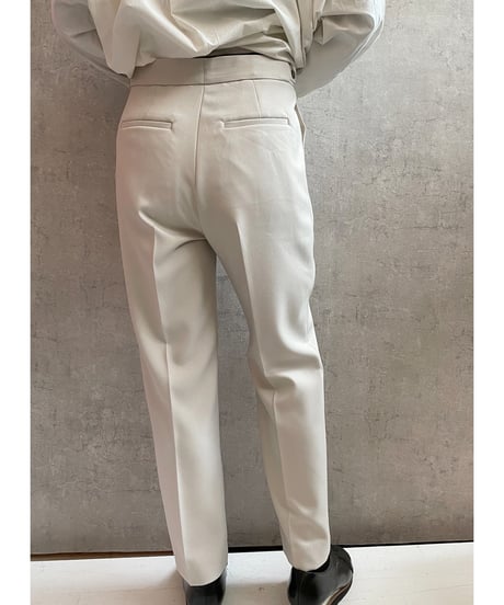 chouette テーパードタックパンツ　FOXGREY