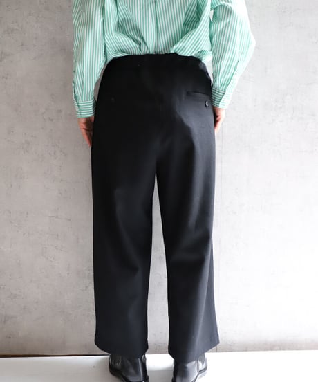 FABRIQUÉ n planète terre  222-108　tuck wide  pants・ブラックとチャコールグレー