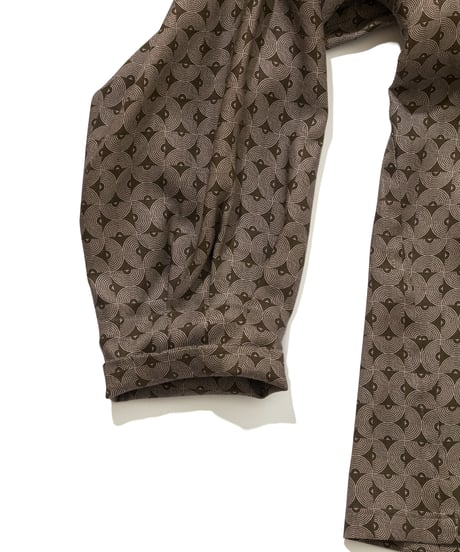 DS-0463　ベルプリントシャツ　 KHAKI
