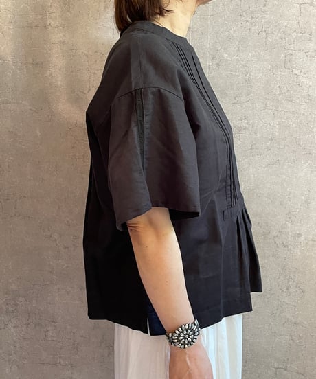 made in Japan   FABRIQUE en planète terre  261-084 フロントタック　5分袖ブラウス　BLACK