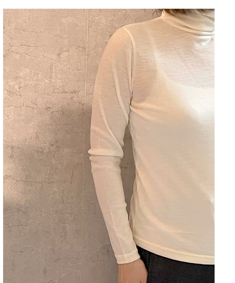 ROBE de PEAU  R312　ウールタートルネックプルオーバー　KINARI