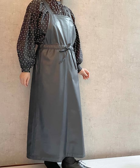 IKITSUKE　　111−54252 eco LEATHERの胸当てスカート
