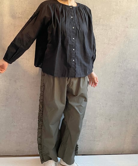 Hands of creation  1540641　 2wayスカラ刺繍ブラウス BLACK