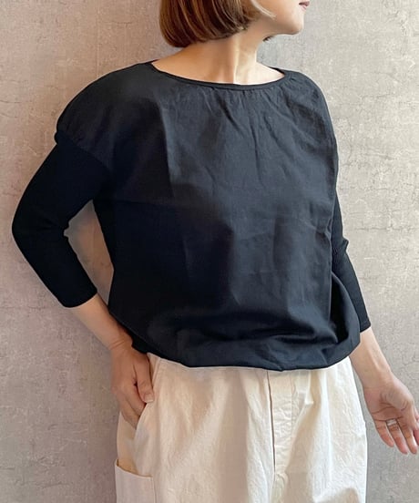 美品】ELLI E デフォルメネックトップス ブラック
