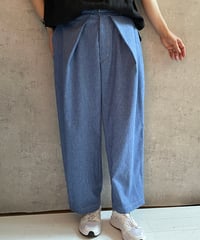 MANON PT-149  タックパンツ　シャンブレーカラー