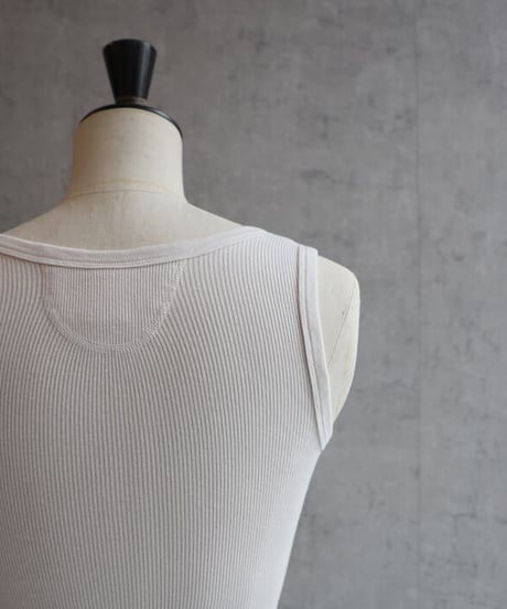 FABRIQUE en planète terre 　221-041　リブUネックタンク　WHITE