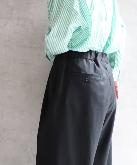 FABRIQUÉ n planète terre  222-108　tuck wide  pants・ブラックとチャコールグレー