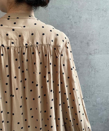 ROBE de PEAU  R247　ドットラッフルブラウス　beige