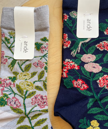 ande　11320551 FLOWER SOCKS２色