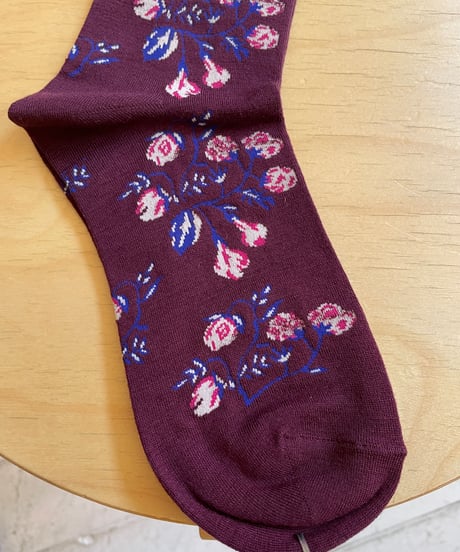 MAISON BLANCHE 　5709003202  24~26cm  花柄ソックス　エンジ