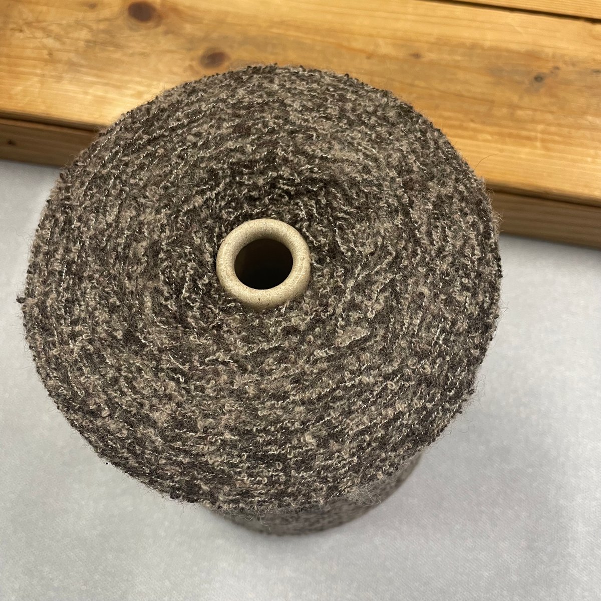 36.カシミヤ63% シルク22％ セーブル15％ | 太陽毛絲紡績株式会社