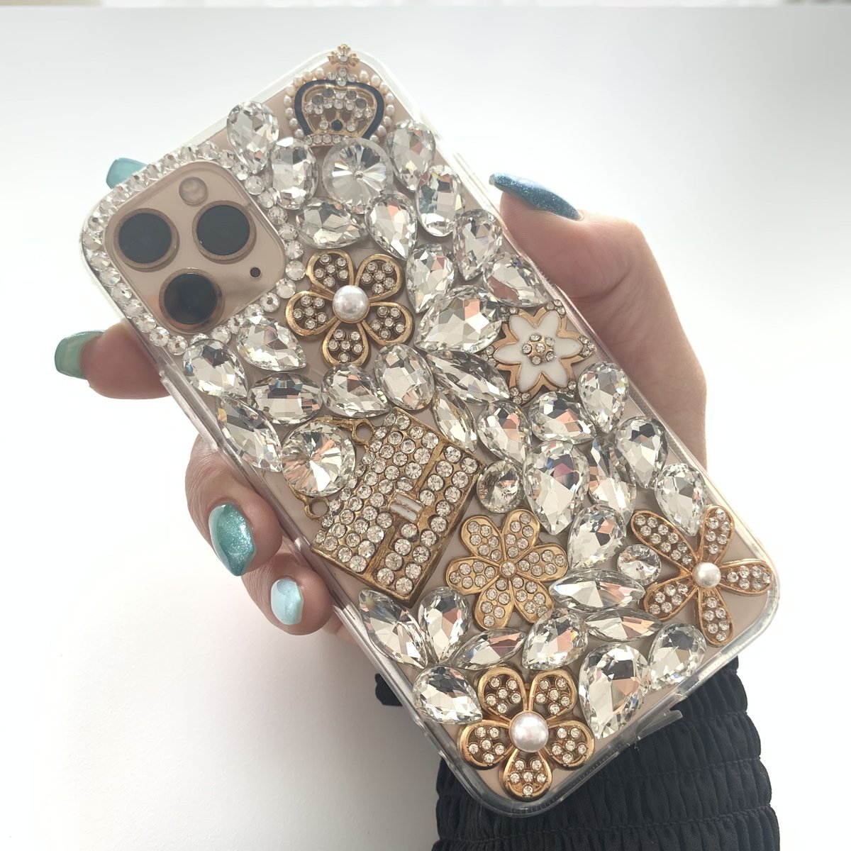 大粒ストーン シルバー×Bag iPhone ケース | ブラックパール神戸 大粒ストーン シルバー×Bag iPhone ケース | ブラックパール神戸