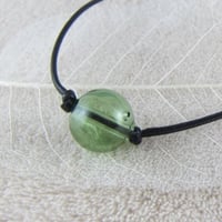 精油ガラス球ネックレス「Green・紐黒」専用スポイト付き