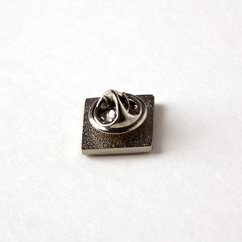 近日上映」ピンバッチ（ケース入り） | 出町座 売店