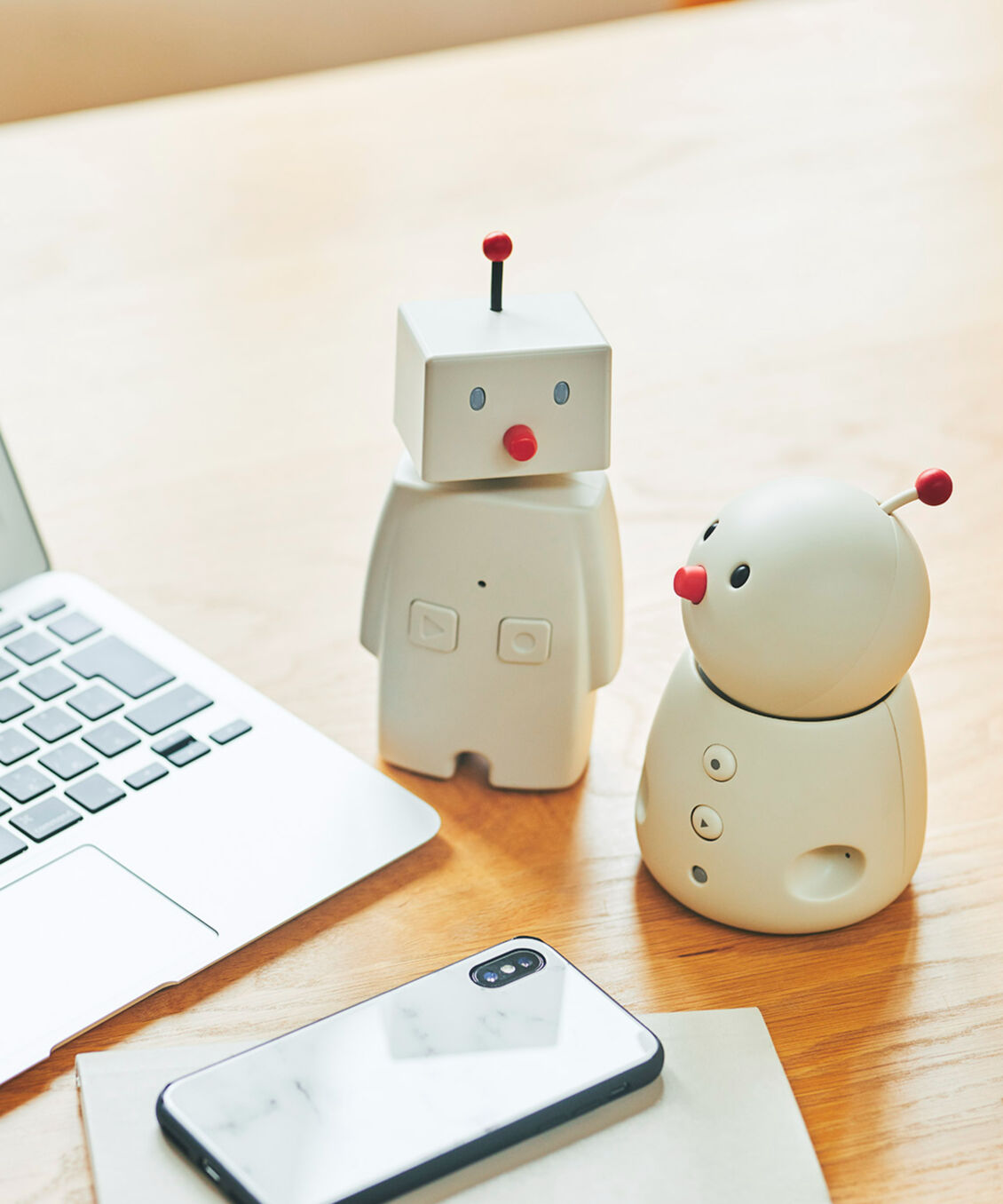 BOCCO emo【ボッコエモ】Wi-Fiモデル | Robot Planet Online BOCCO emo【ボッコエモ】Wi-Fiモデル | Robot Planet Online