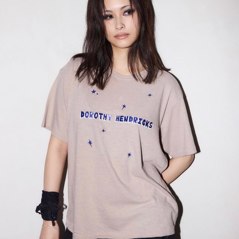 GLITTER PRINT TEE | Dorothy Hendricks