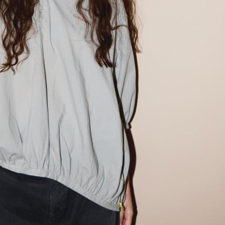 BACK ZIPPER SHIRT
