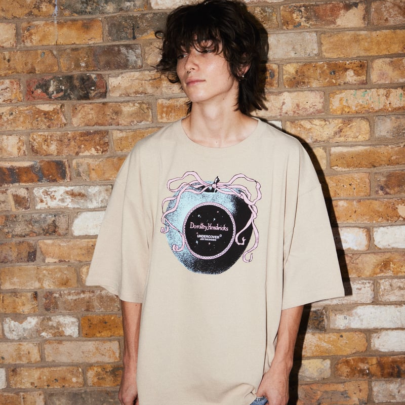TEE UNDERCOVER(GILAPPLE CLOCK) | Dorothy Hendricks