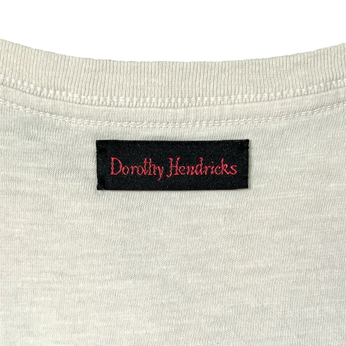 TEE | Dorothy Hendricks