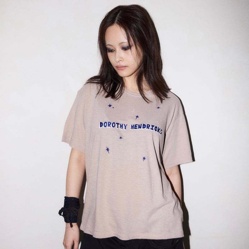 GLITTER PRINT TEE | Dorothy Hendricks