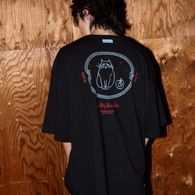 TEE UNDERCOVER(cat & gilapple) | Dorothy Hendricks