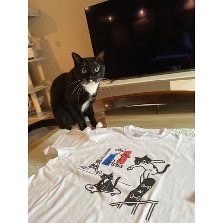 スケボー in Paris Tシャツ