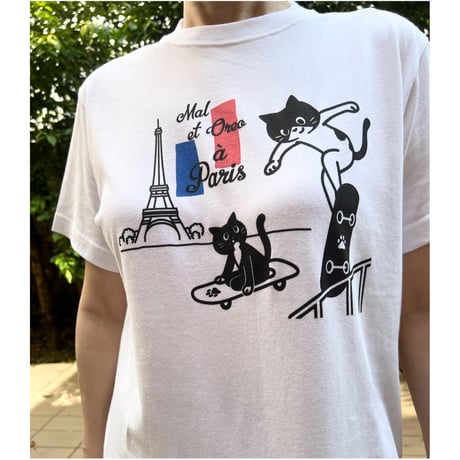 スケボー in Paris Tシャツ