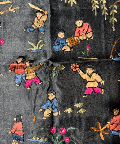 中国刺繍 [草花人物図] シルク 織物 テーブルクロス 布 タペストリー 中国雑貨 アンティーク