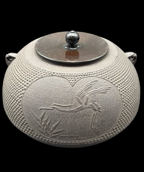 間取霰 達磨釜 釜師 菊地政光 鶴 炉釜 茶釜 伝統工芸 茶道具 骨董品 アンティーク