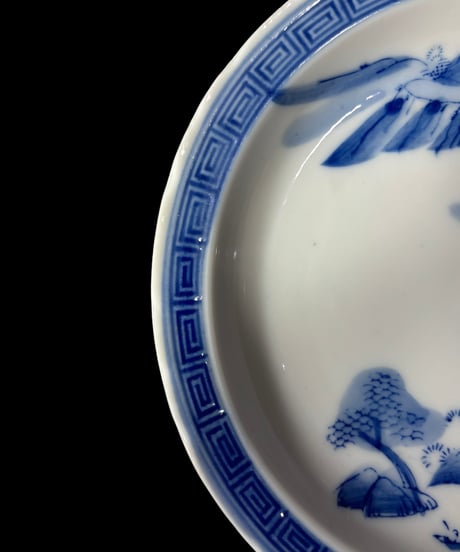染付 平皿 [梅松山水風景絵] 中皿 取り皿 盛り皿 飾り皿 和食器 骨董品 アンティーク