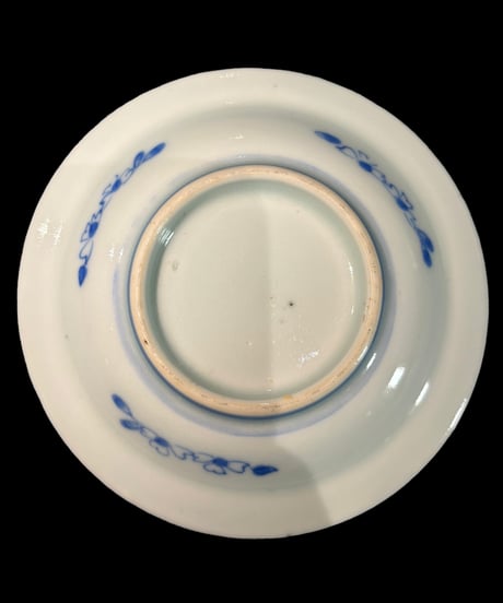 染付 小皿 [草花蝶文絵] 丸皿 平皿 取り皿 盛り皿 飾り皿 和食器 骨董品 アンティーク