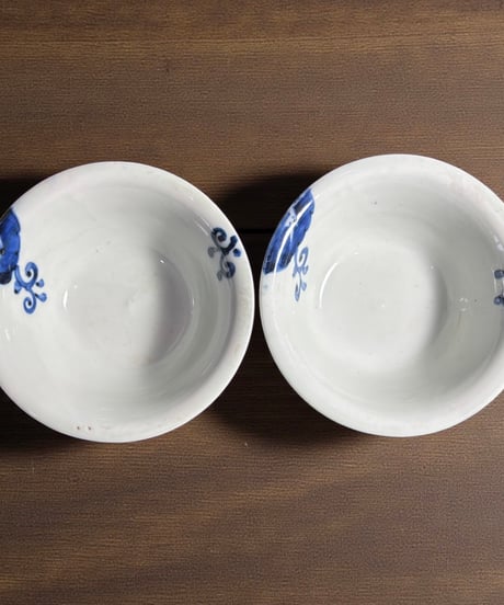 【2客セット】古伊万里 草文図 染付 小鉢 盛り鉢 鉢 菓子鉢 取り皿 飾り皿 和食器 陶器 骨董品 アンティーク