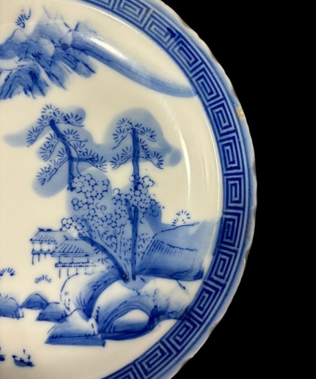 染付 平皿 [梅松山水風景絵] 中皿 取り皿 盛り皿 飾り皿 和食器 骨董品 アンティーク