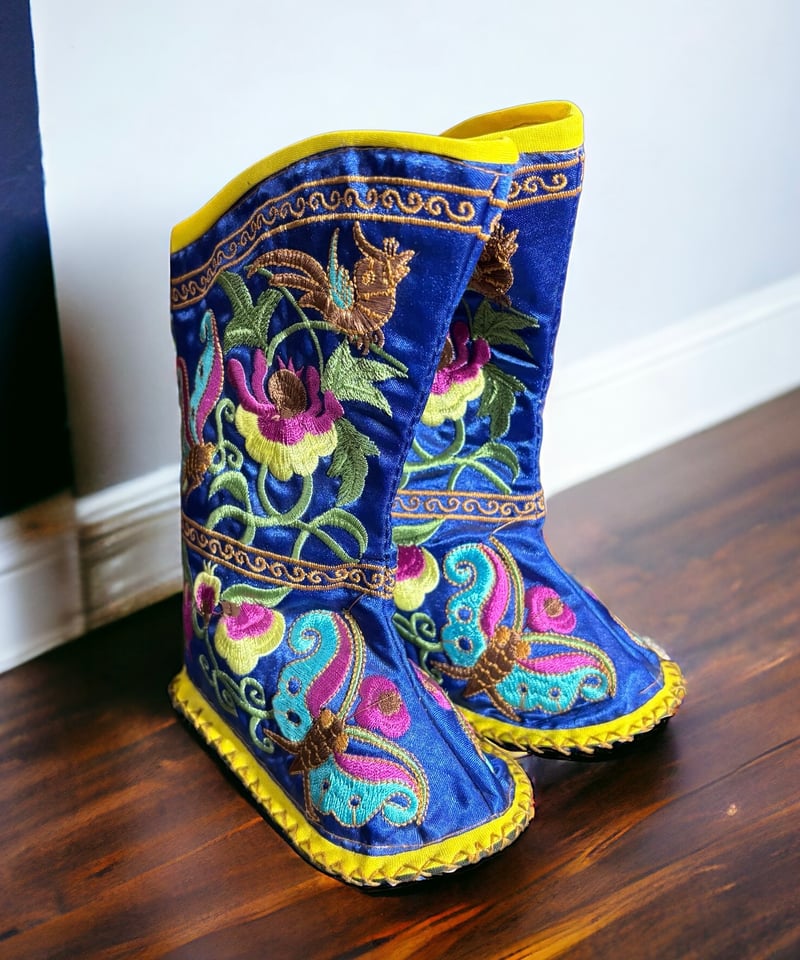 珍品、アンティーク、中国少数民族 サテン地ベビーブーツ 美品 珍品、アンティーク、中国少数民族 サテン地ベビーブーツ 美品