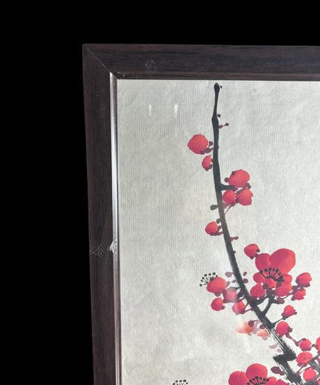 中国美術 水墨画【紅梅】額装 壁掛 額 絵画 梅 色絵 民国 古美術 装飾品 アンティーク コレクション