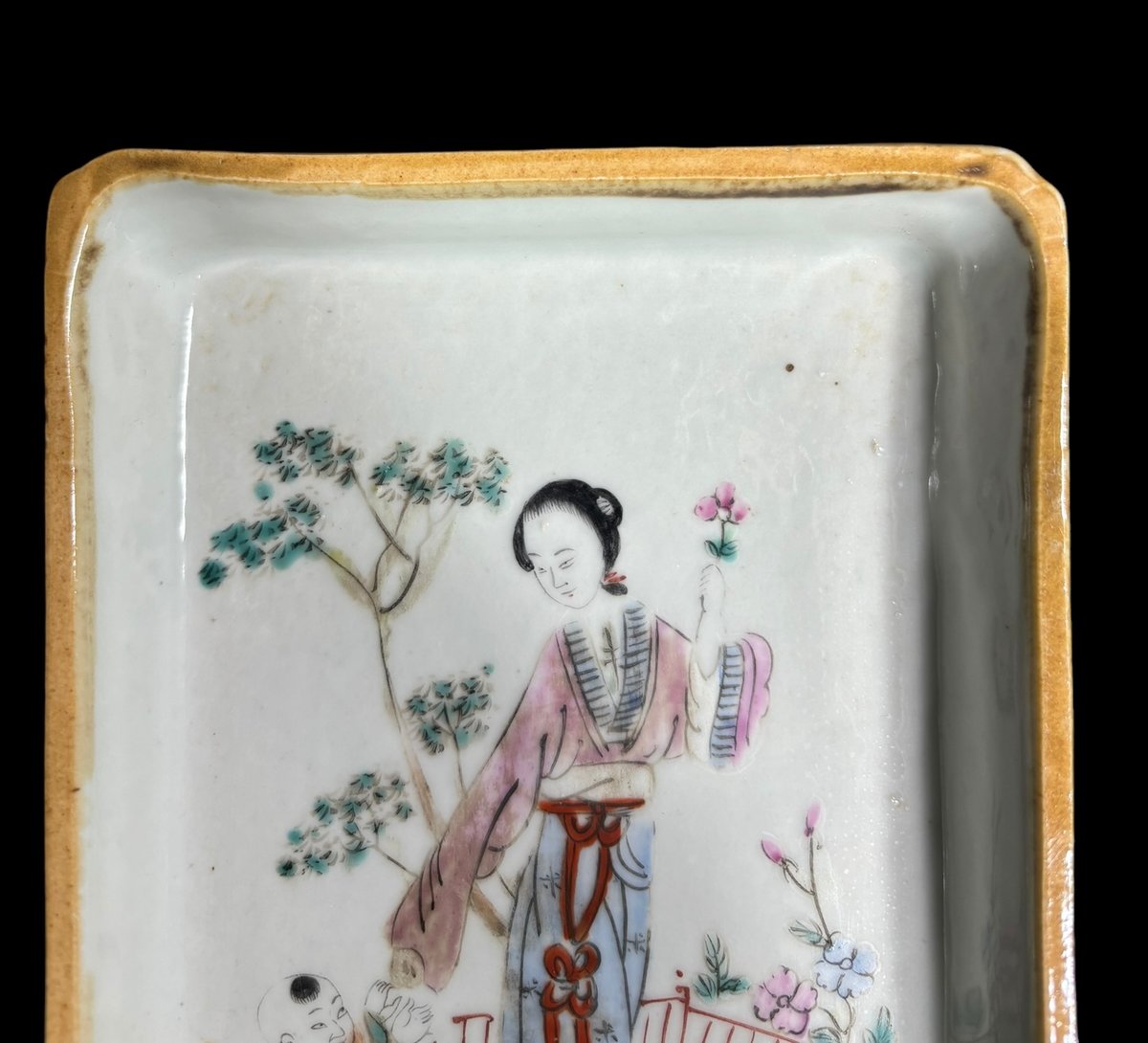 中国古美術品　清の時代　金彩粉彩人物花鳥中皿　21cm 中国古美術品 清の時代 金彩粉彩人物花鳥中皿 21cm - メルカリ