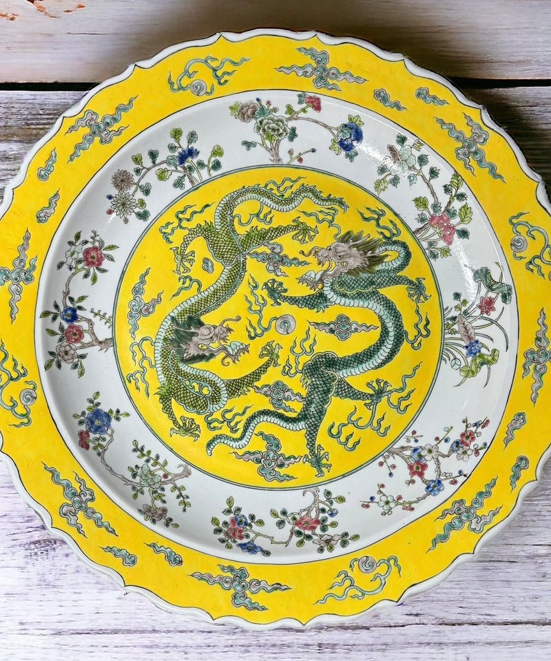 大清康熙年製 色絵【龍 雲 花 草】大皿 丸皿 中国美術 盛り皿 大清康熙年製 色絵【龍 雲 花 草】大皿 丸皿 中国美術 盛り皿