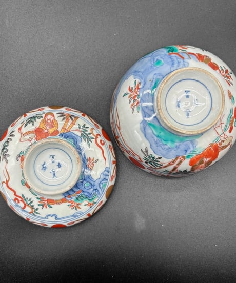 一式揃 江戸期 古伊万里 金彩 赤絵 鶴草花人物図 小皿 大皿 なます皿 茶椀 湯呑み お猪口 冨貴長春 取り皿 飾り皿 和食器 陶器 骨董品 アンティーク